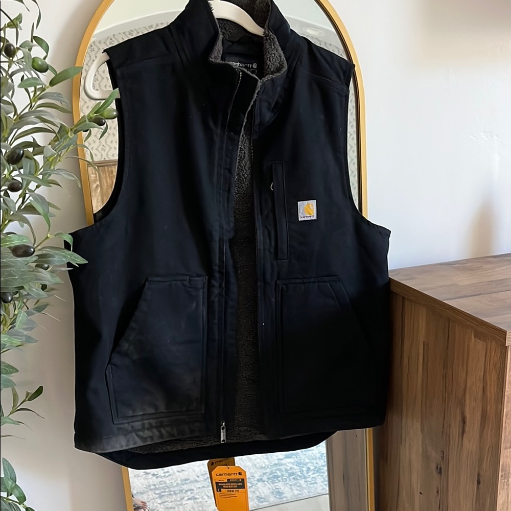 Men’s Carhartt Vest. New with Tags